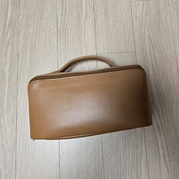 [BUNJANG] EACHY Cosmetic Pouch Bag - Medium Brown / EACHY 코스메틱 파우치백. 새상품