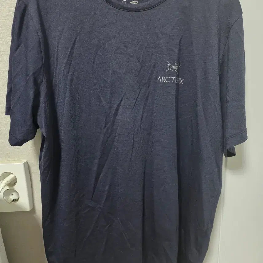 [BUNJANG] Arc'teryx Navy Logo T-Shirt (L) / 아크테릭스 티셔츠