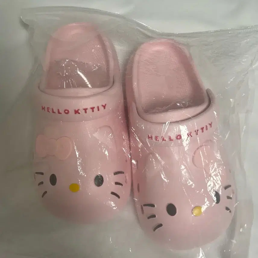 [BUNJANG] Hello Kitty Crocs Clogs / 키티크록스 새상품