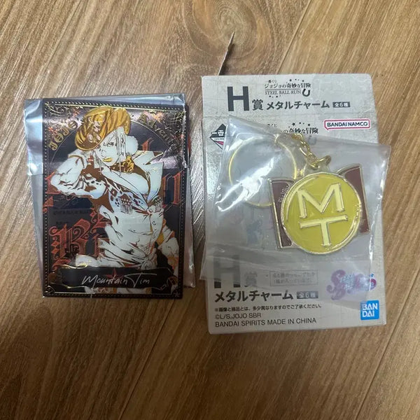 [BUNJANG] JoJo's Bizarre Adventure: Steel Ball Run Lucky Draw H Prize Metal Keychain & Caravan Gold Foil Clear Card Bundle Set / 일괄) 죠죠 스틸볼런 쿠지 제일복권 h상 메탈키링 마운틴팀+죠죠카라반 금박클리어카드
