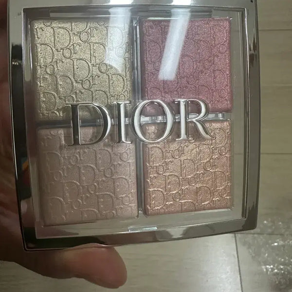 [BUNJANG] Dior 04 Rose Gold (Old Version, Unused) / 디올 04로즈골드 무배 (구버전,미사용)