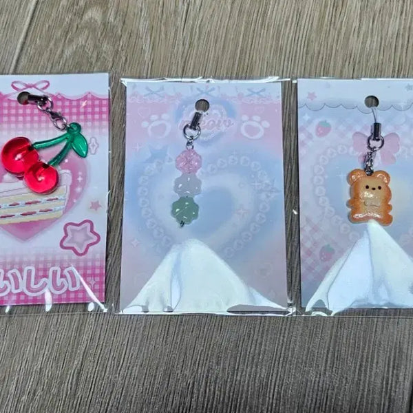 [BUNJANG] Handmade Beaded Keyring - Red Cherry / Four-Leaf Clover Dango / Teddy Bear Bread / <비즈 키링> 레드 체리 / 네잎클로버 당고 / 곰돌이 빵 수제키링 당고키링
