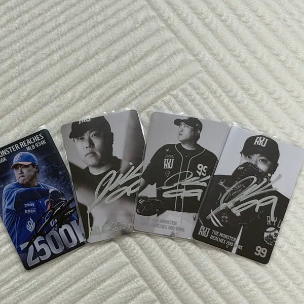 [BUNJANG] Ryu Hyun-jin 200 Wins & 2500 Strikeouts Commemorative Limited Photocard Set / 류현진 200승&2500k 기념 한정 포토카드