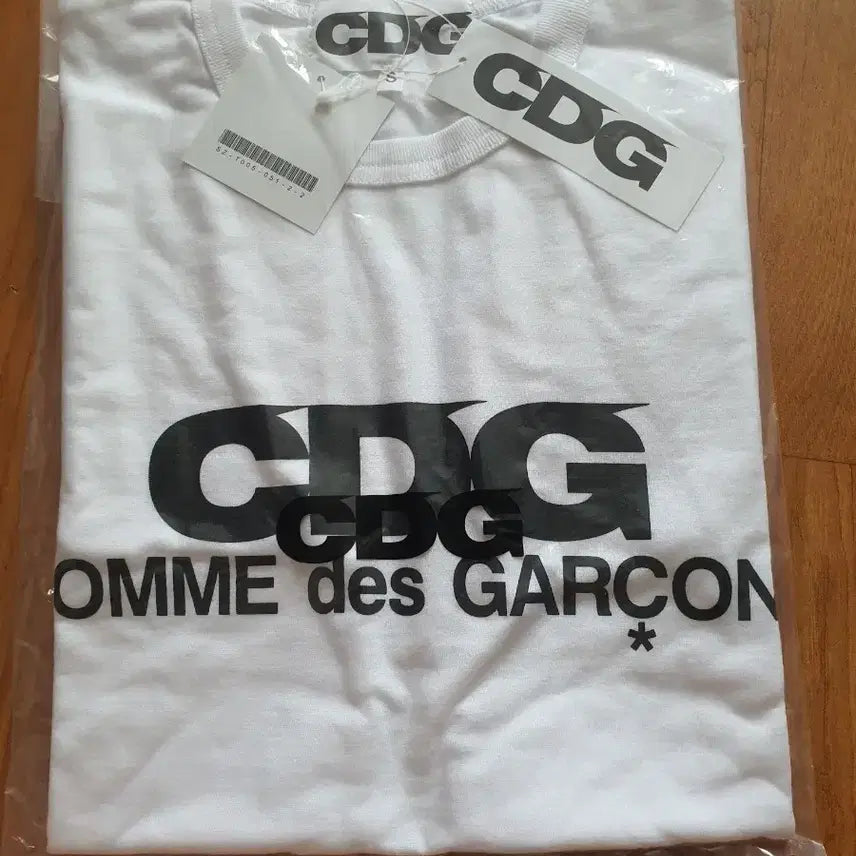 [BUNJANG] Comme des Garçons CDG Short Sleeve T-Shirt White S / CDG 꼼데가르송 반팔티 화이트s
