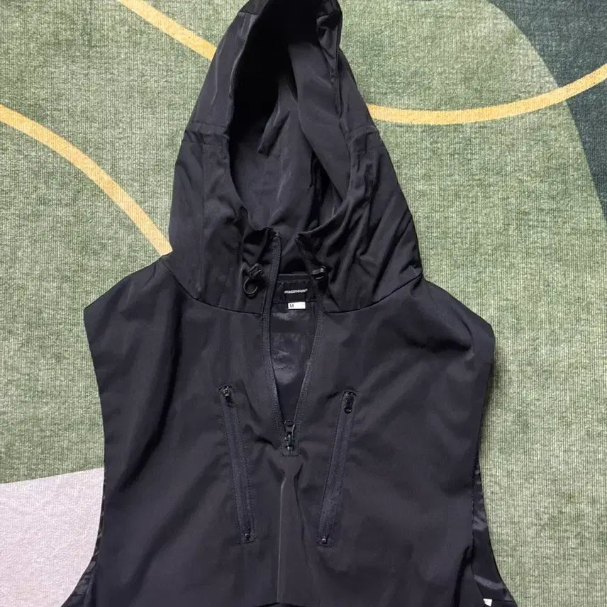 [BUNJANG] Massnoun Hooded Vest / 매스노운 후드 조끼