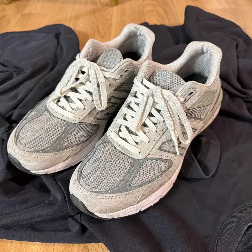 [BUNJANG] New Balance 990v5 Sneakers (Size 280) / 뉴발란스 990v5 280