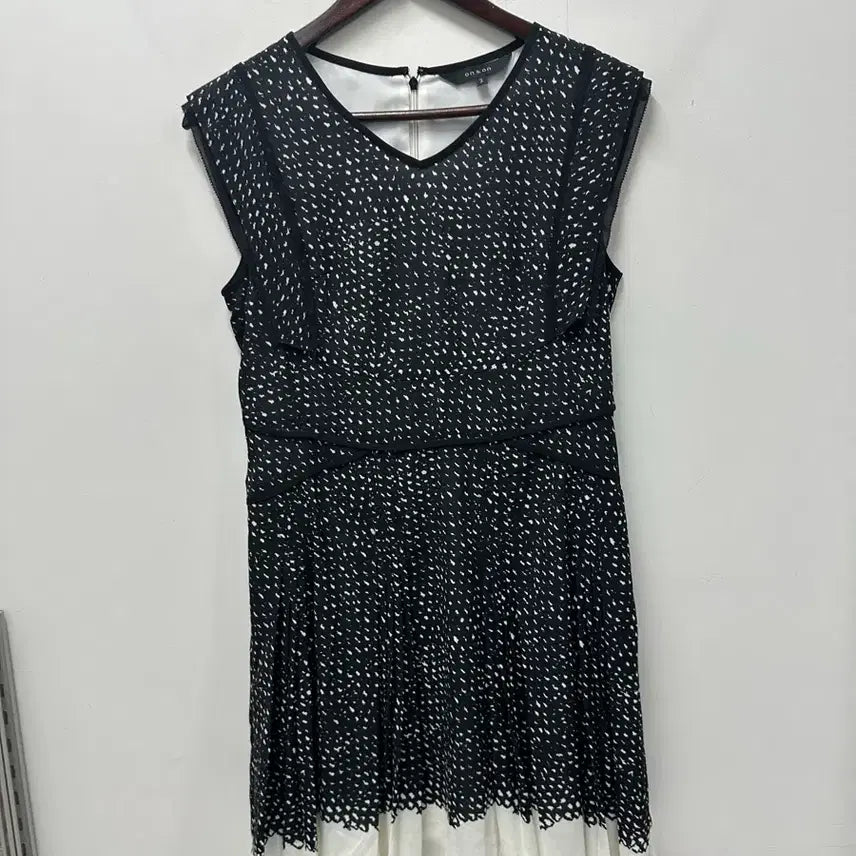[BUNJANG] On&On Dot Frill Dress / [만원빈티지 최저가]온앤온 블랙 화이트 도트 프릴 원피스 2