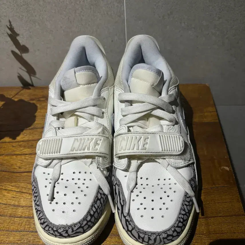 [BUNJANG] Nike Air Jordan Legacy 321 Cement Grey Shoes / 나이키 에어 조던 레거시 321 세일 시멘트 그레이 225