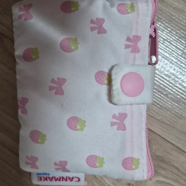 [BUNJANG] Canmake Strawberry Ribbon Pouch / 캔메이크 딸기 리본 파우치