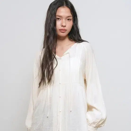 [BUNJANG] General Idea Summer Loose Fit Pintuck Blouse - Ivory / 제너럴아이디어 썸머 루즈핏 핀턱 블라우스 아이보리