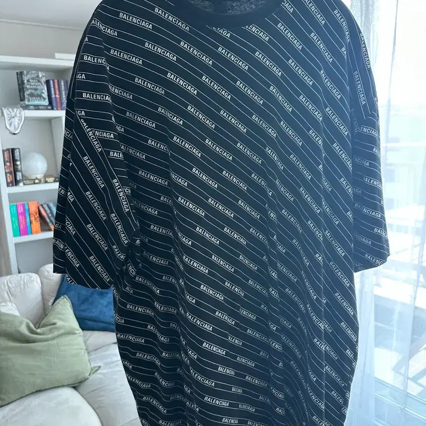 [BUNJANG] Balenciaga T-Shirt Size L / 발렌시아가 티셔츠 (사이즈 L)