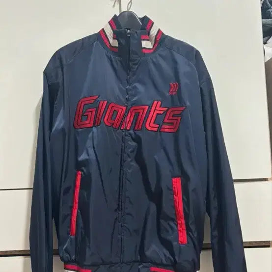 [BUNJANG] Lotte Giants Spring/Autumn Jumper & Authentic Away Jersey (No Jin-hyuk Signed) / 롯데자이언츠 춘추점퍼& 어센틱 원정 유니폼