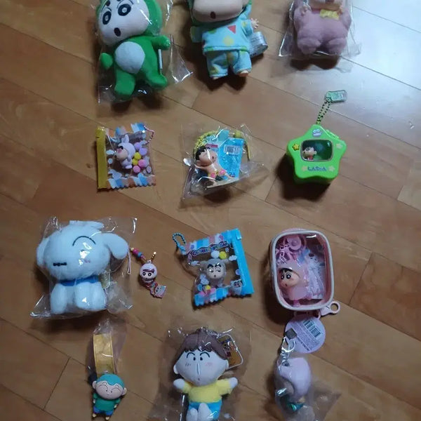 [BUNJANG] Crayon Shin-chan 13-Piece Figure Keychain Set / 짱구는못말려 인형 키링 세트13종