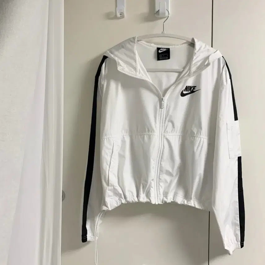 [BUNJANG] Nike Cropped Windbreaker Jacket / 나이키 바람막이