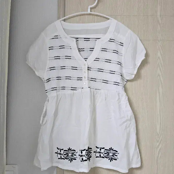 [BUNJANG] Embroidered Blouse - Size S / 여름 자수 블라우스 55 S (상의쪽스판)