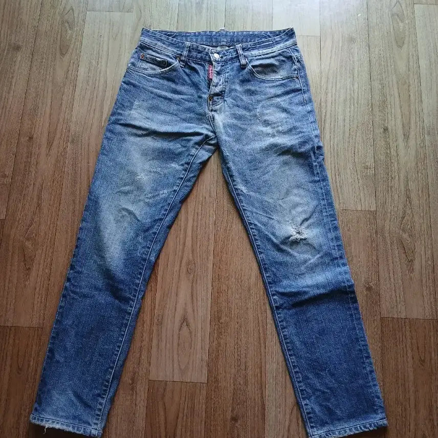 [BUNJANG] DSQUARED2 Distressed Vintage Wash Jeans / DSQUARED2 청바지 "}