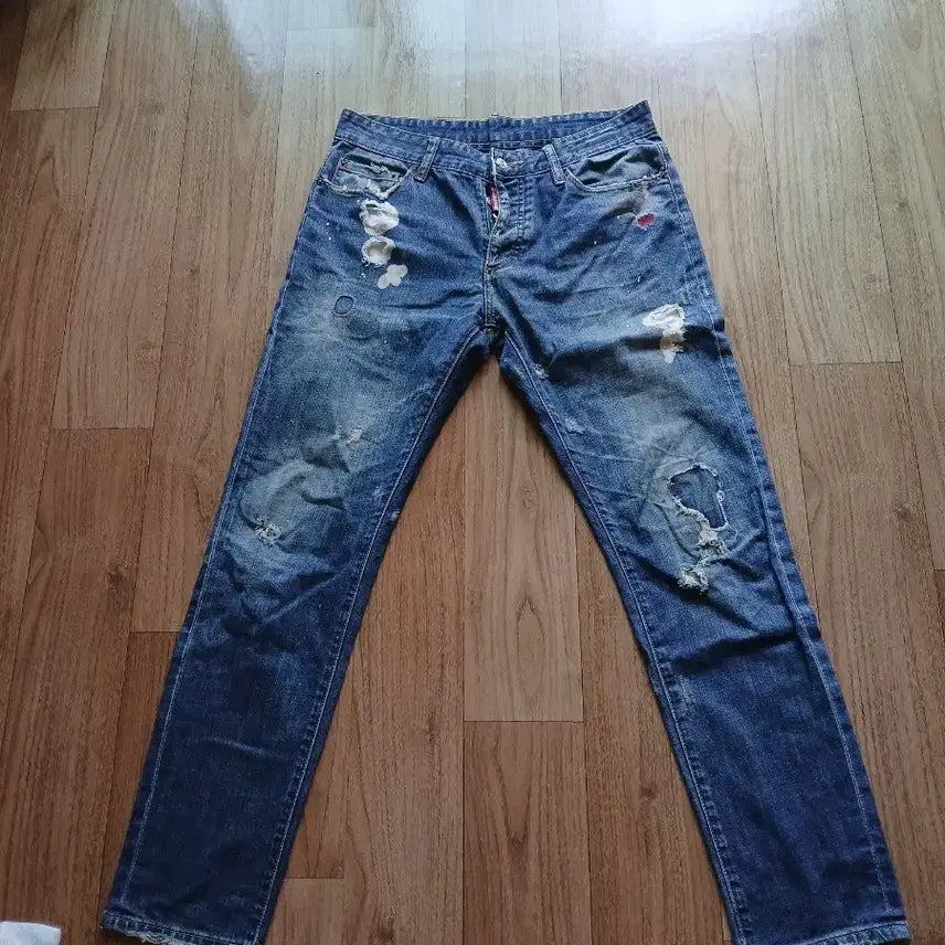 [BUNJANG] DSQUARED2 Distressed Wash Cutout Jeans / 디스퀘어드2 청바지 컷팅 워싱 빈티지