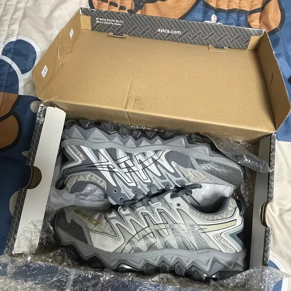[BUNJANG] Asics x Beams Gel-FujiTrabuco 7 Gore-Tex Glacier Grey Sneakers (270) / 아식스 후지트라부코x빔즈 고어텍스 글레이셔 그레이 270