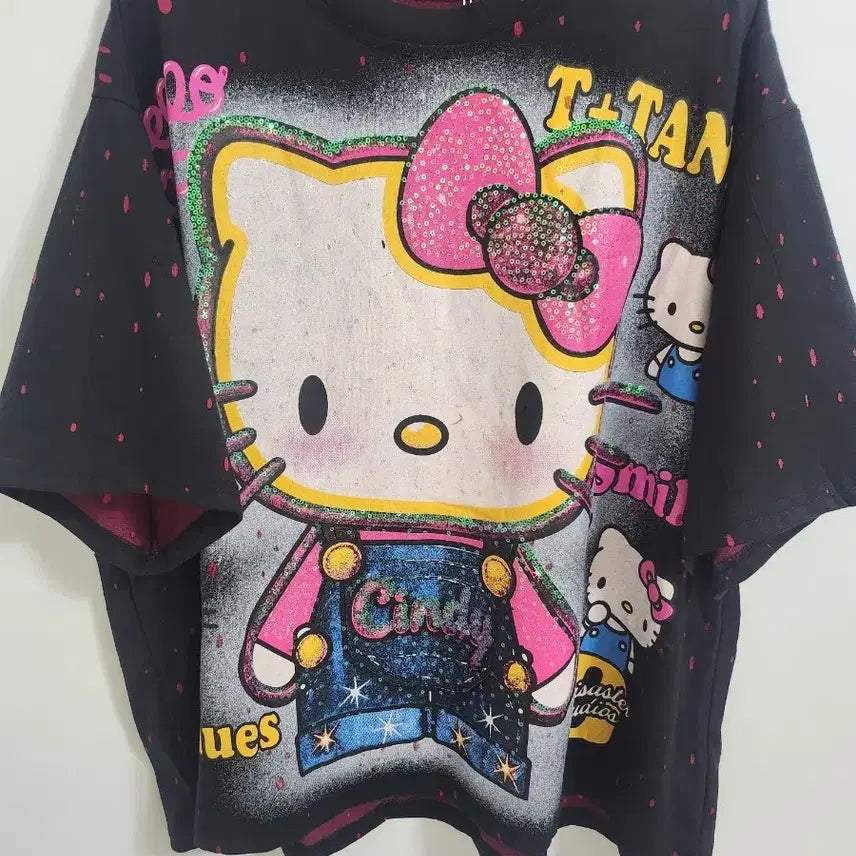 [BUNJANG] Hello Kitty Sequin Oversized Short Sleeve T-Shirt / 헬로키티 캐릭터 프린팅 스팽글 오버핏 반팔티셔츠<새상품>가격내림x