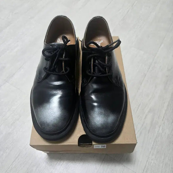 [BUNJANG] Supreme x Dr. Martens Silver Loafers US 7 / 슈프림X닥터마틴 실버 US7사이즈팝니다