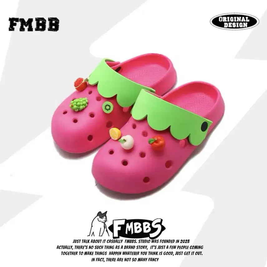 [BUNJANG] Hot Pink Strawberry Crocs-style Slip-on Slippers / 양산형 지뢰계 핫핑크 딸기 슬리퍼 크록스형