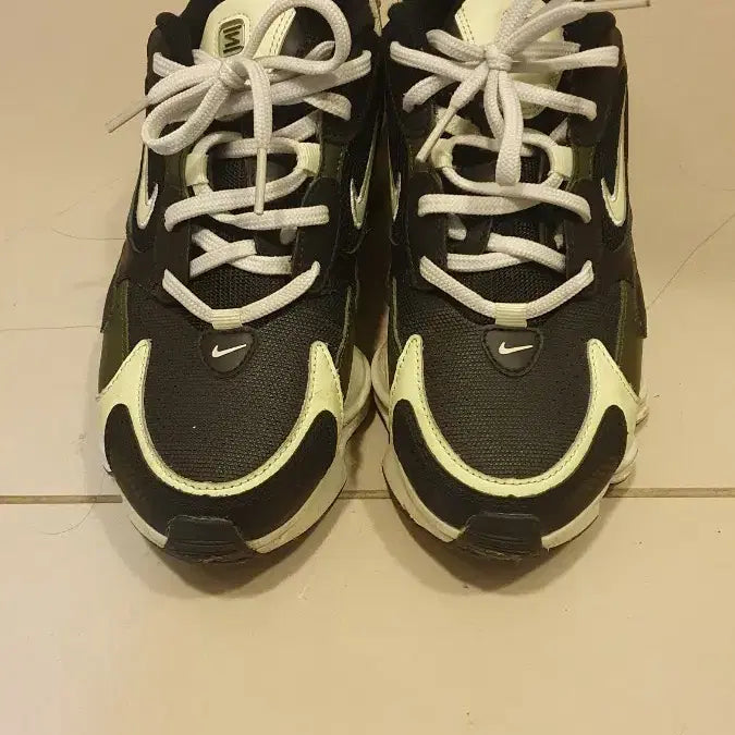 [BUNJANG] Nike Shox Nova Black Lime Women's Shoes / 나이키 샥스 노바 블랙라임 245