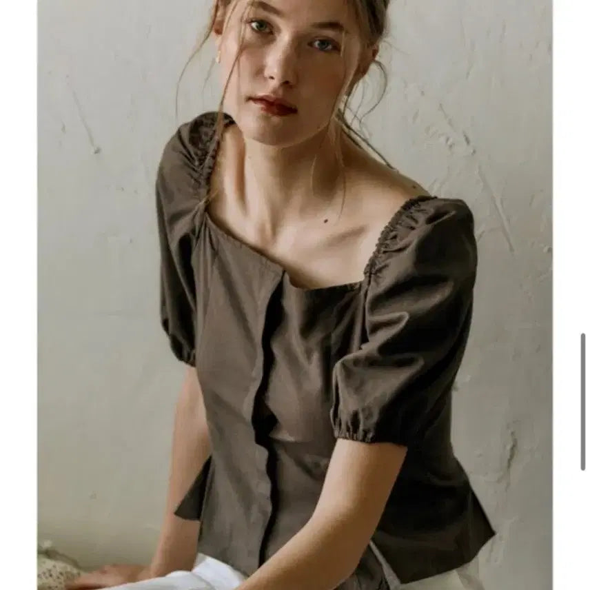 [BUNJANG] Hacie Bustier Puff-Sleeve Top Chocolate Size S / HACIE BUSTIER PUFF-SLEEVE TOP 초콜릿 S사이즈