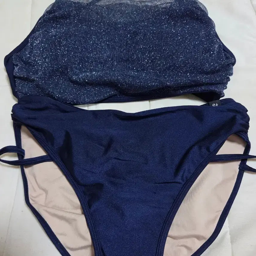 [BUNJANG] Pollfit Pollwear M Size Navy Sparkle Material Top with Pad / 폴핏 폴웨어 M사이즈