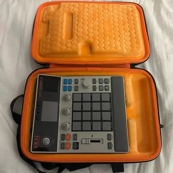 [BUNJANG] Akai MPC Sample Sampler Drum Machine with Dedicated Carry Bag / MPC Sample 엠피씨 샘플 샘플러 드럼머신 + 전용캐리백