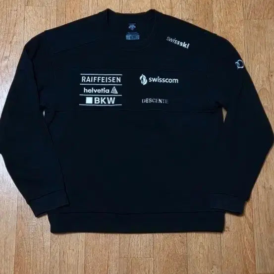 [BUNJANG] Descente Swiss Ski Team Sweatshirt Black / (백화점판/새상품급) 데상트 스위스 스키팀 도톰 기모 블랙 맨투맨, 100