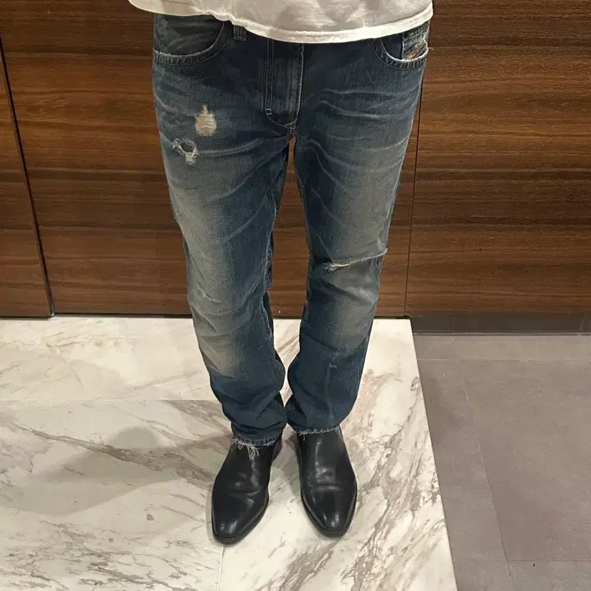 [BUNJANG] DEZEL Slim Fit Denim Jeans / 디잴 디스 데님 33