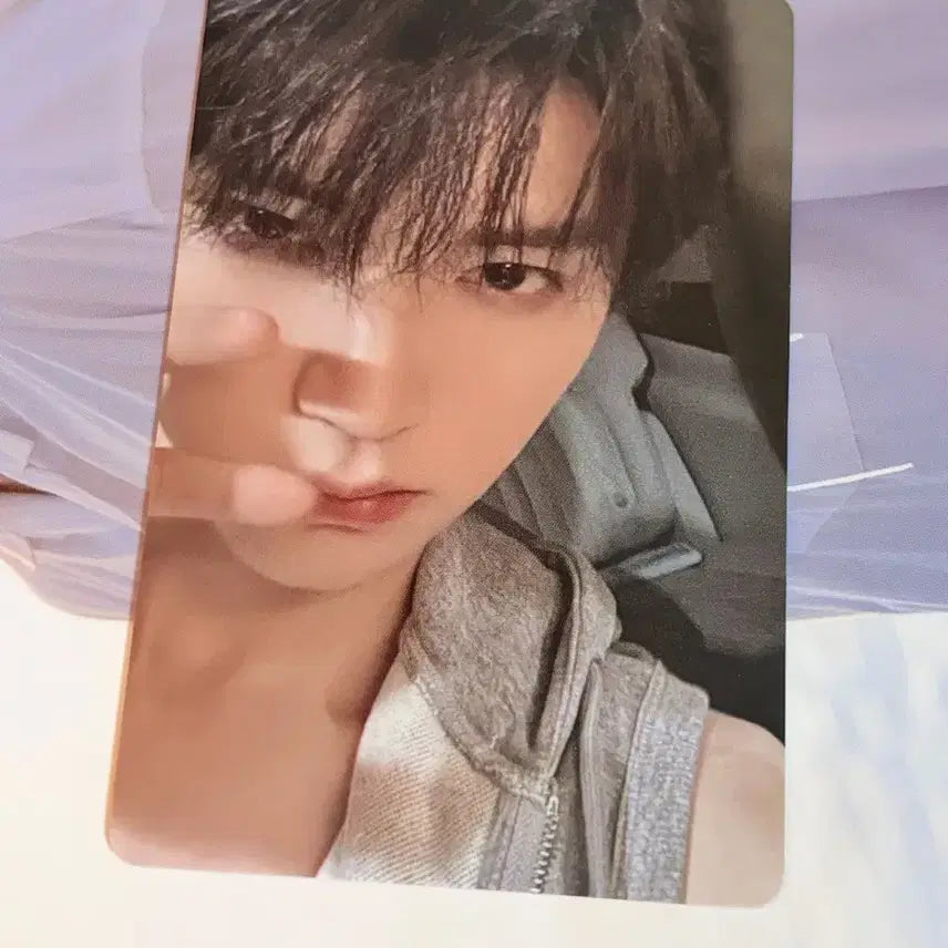 [BUNJANG] JOO JUKYEON Madame Figaro Selfie Photocard / 주익연 마담피가로 셀카 포토카드 양도합니당