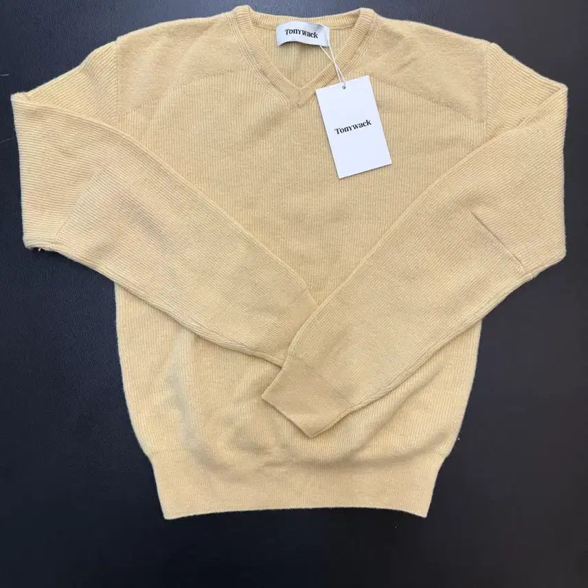 [BUNJANG] Tonywack Super Fine Wool Commando V Neck Knit Pale Yellow / 토니웩 슈퍼 파인 울 코만도 V 넥 니트 페일 옐로우