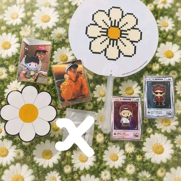 [BUNJANG] G-Dragon Membership Special Set (Fan, Photocard, Sticker) / 지드래곤 멤버쉽특전 세트 (부채, 포토카드, 스티커)