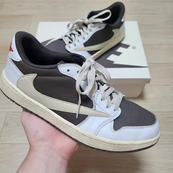 [BUNJANG] Air Jordan Travis Scott Reverse Mocha Sneakers / 조던 트레비스스캇 리버스 모카