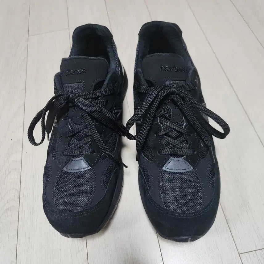 [BUNJANG] New Balance 992 Triple Black Sneakers / 뉴발란스 992 트리플블랙 265