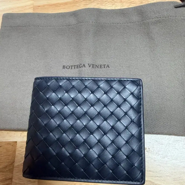 [BUNJANG] Bottega Veneta Bi-Fold Card Wallet Black Leather / 보테가 카드 반 지갑 블랙 판매합니다
