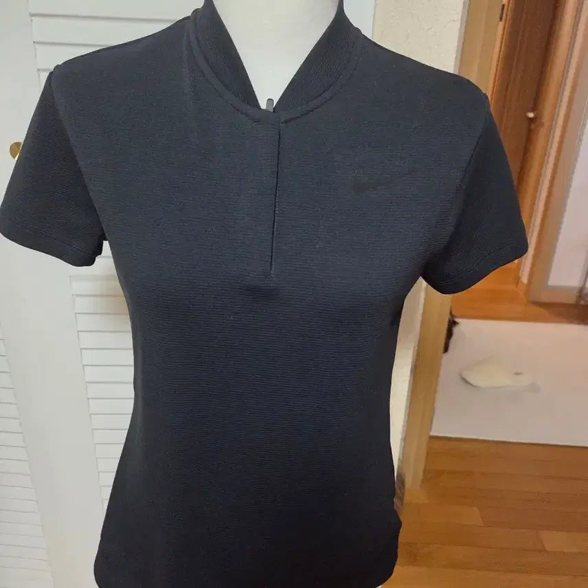 [BUNJANG] Nike Golf Women's AeroReact Short Sleeve Golf Top Black M / 나이키 골프 여성 에어로리액트 반팔 블랙 M 85