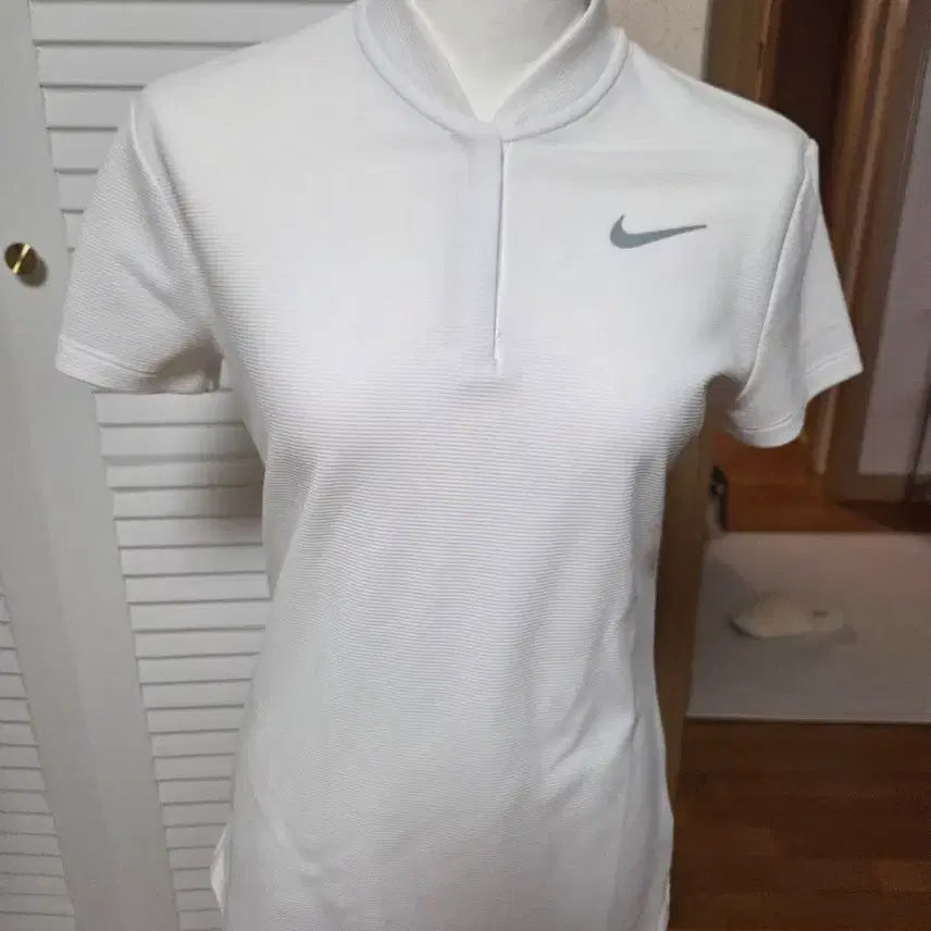 [BUNJANG] Nike Golf Women's Aero React Short Sleeve T-Shirt White M / 나이키 골프 여성 에어로리액트 반팔 화이트 M 85