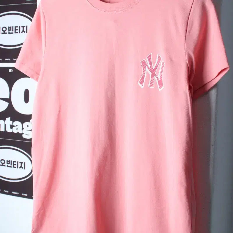 [BUNJANG] MLB New York Yankees Big Logo T-Shirt / (S-M) MLB 엠엘비 반팔 티셔츠 뉴욕양키즈 빅로고-H36938