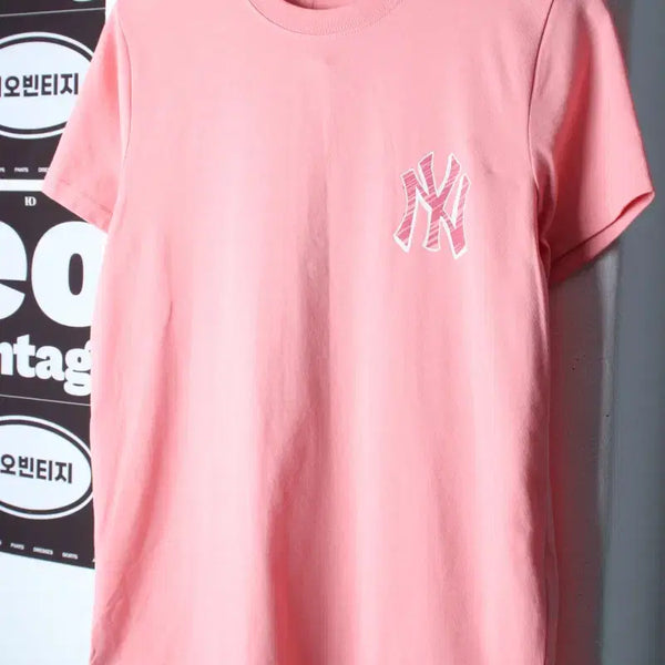 [BUNJANG] MLB New York Yankees Big Logo T-Shirt / (S-M) MLB 엠엘비 반팔 티셔츠 뉴욕양키즈 빅로고-H36938