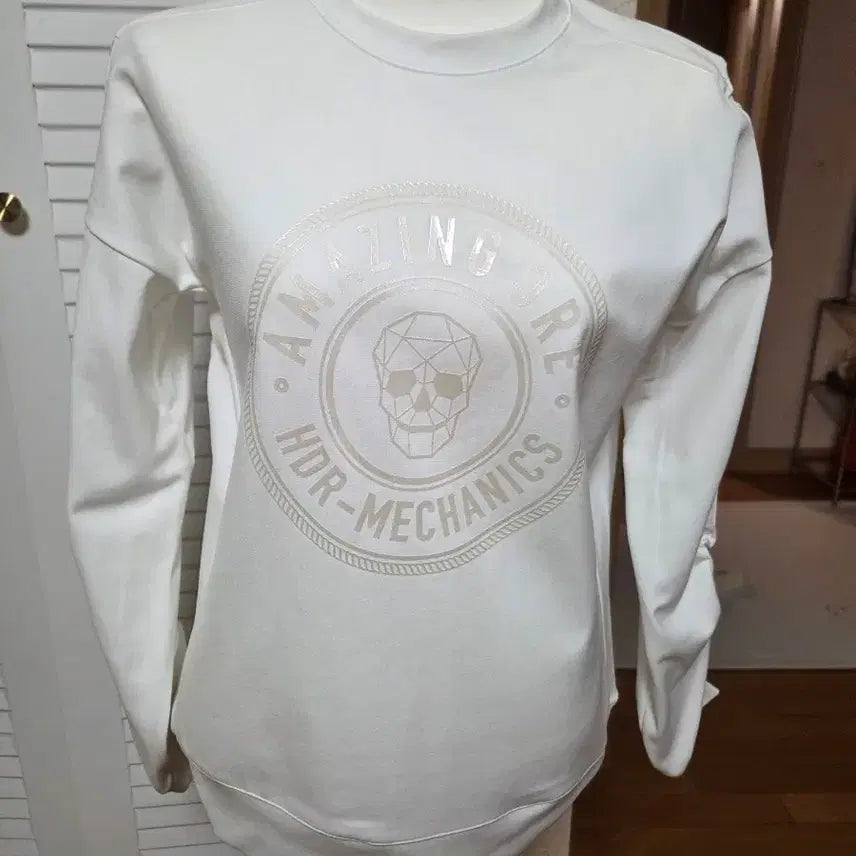 [BUNJANG] AMAZING CRE Women's Sweatshirt White Size S / AMAZING CRE 여성 맨투맨 화이트 S(90)