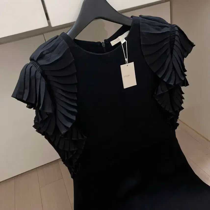 [BUNJANG] MAJE Black Pleated Ruffle Sleeve Sleeveless Mini Dress / 새상품) 마쥬 MAJE 플리츠 러플 프릴 소매 원피스 블랙 검정 민소매 나시 캡소매
