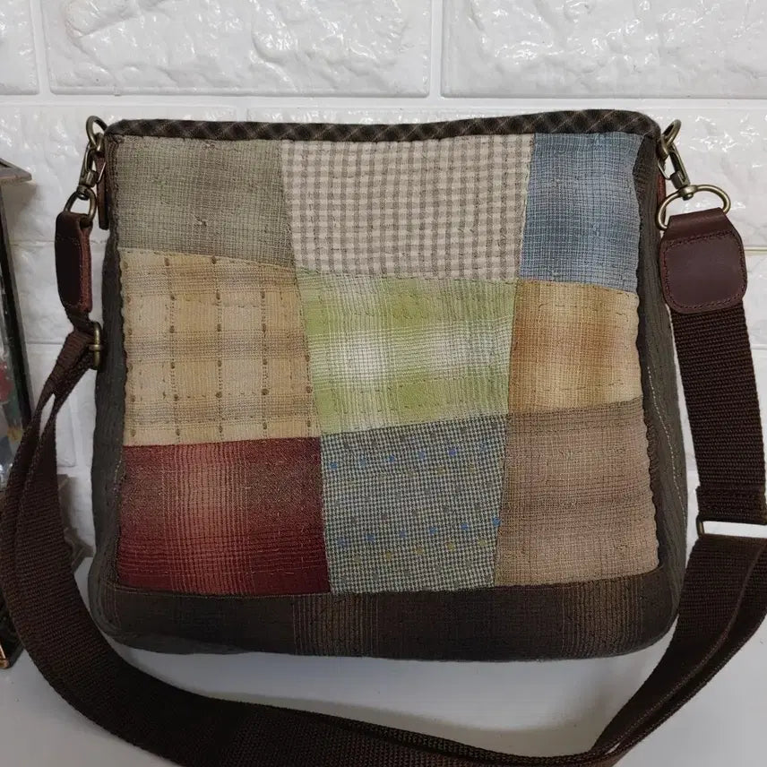 [BUNJANG] Handmade Quilted Crossbody Bag / 퀼트핸드메이드 크로스가방