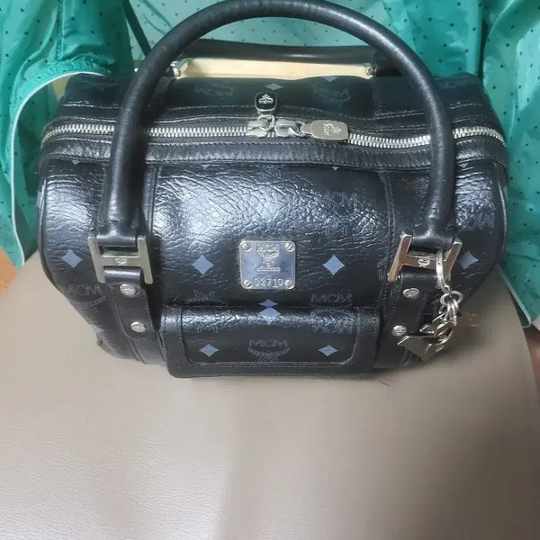 [BUNJANG] MCM Shoulder Bag Black Logo Pattern / 엠씨엠 가방