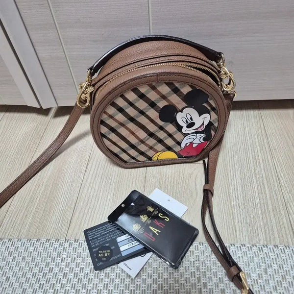 [BUNJANG] Daks Mickey Mouse Check Round Crossbody Bag / (22년) 닥스 미키마우스 체크 원형 크로스백 탬버린백 (32만)