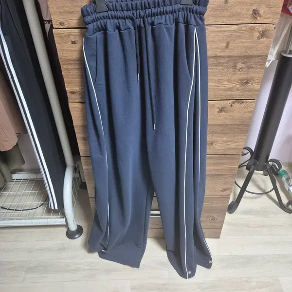 [BUNJANG] Navy Line Training Pants (Free Size) / 네이비 라인 트레이닝 팬츠