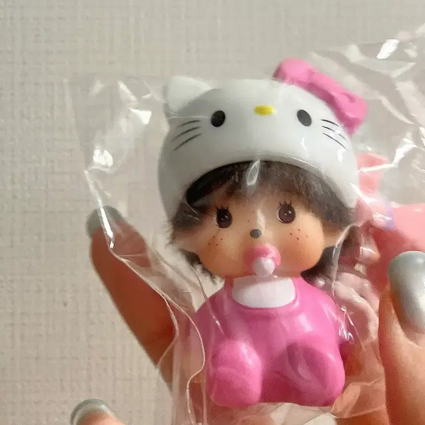 [BUNJANG] Monchhichi Keychain with Hello Kitty Hat / 몬치치 키링