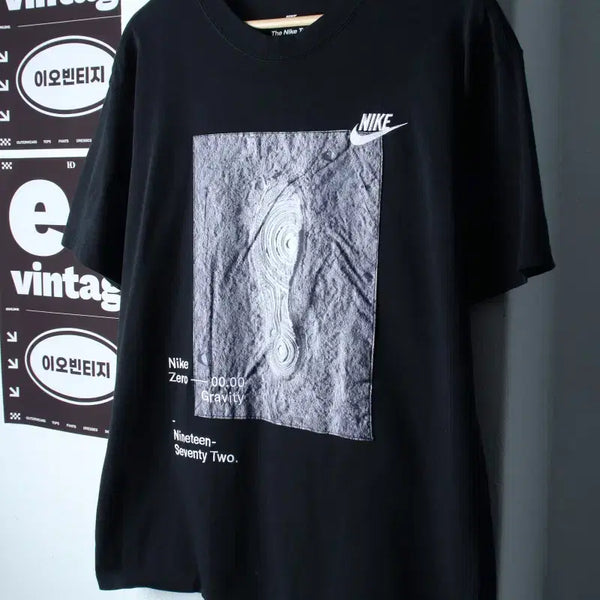 [BUNJANG] Nike Men's T-Shirt 'Moon Surface Printing' Black - H36805 / (XL-2XL) 나이키 반팔 티셔츠 달표면 프린팅 블랙-H36805