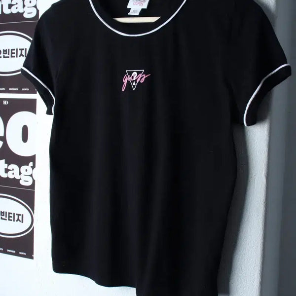 [BUNJANG] Guess Ringer Semi-Crop T-Shirt Black / W(M) 게스 반팔 티셔츠 세미크롭 링거 블랙 놈코어-H36806